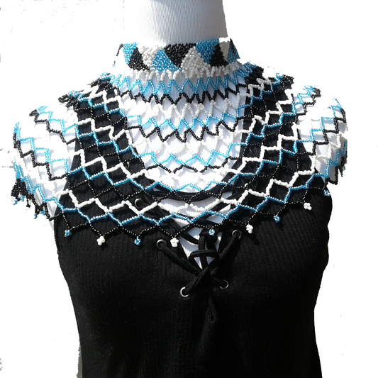 Blue and white shoulder necklace